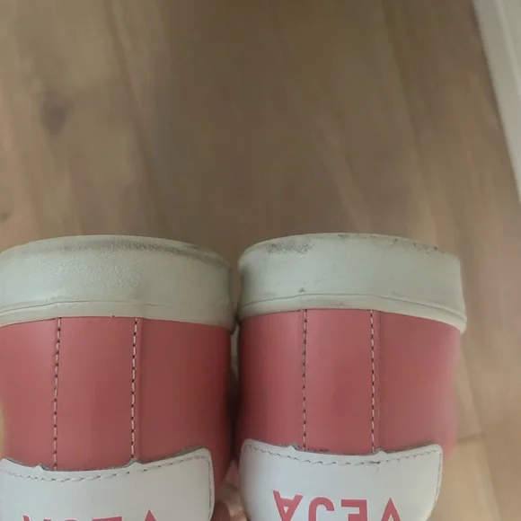 Veja Pink and White Women's Sneakers - Picture 9 of 9